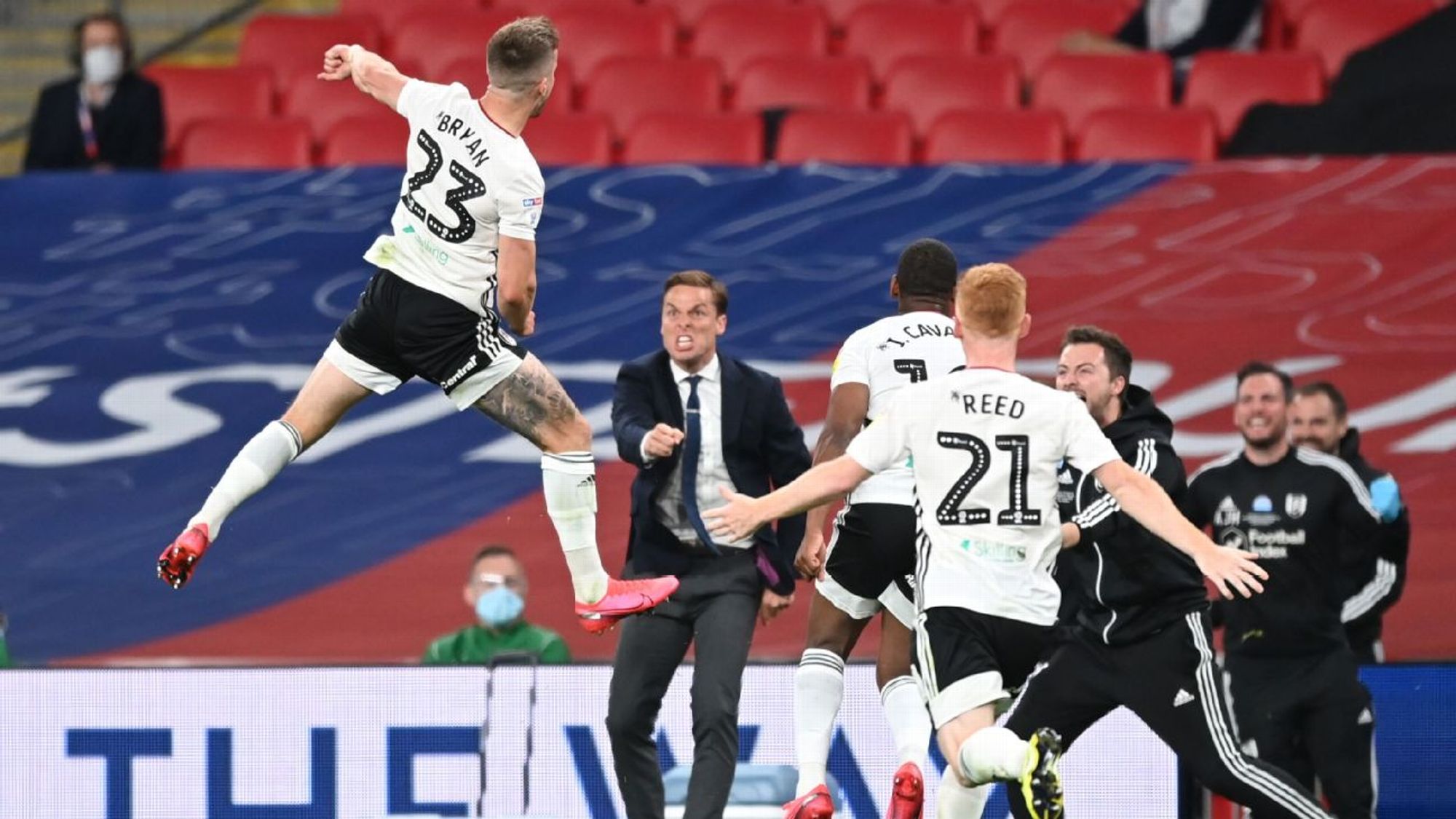 足球在引入 足球在引入