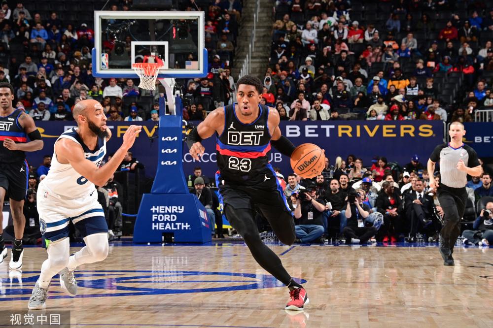 随着社交媒 随着社交媒