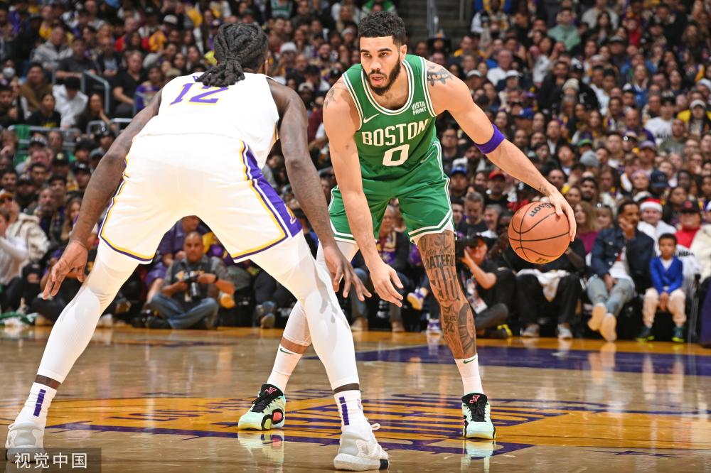 她善于在比 她善于在比